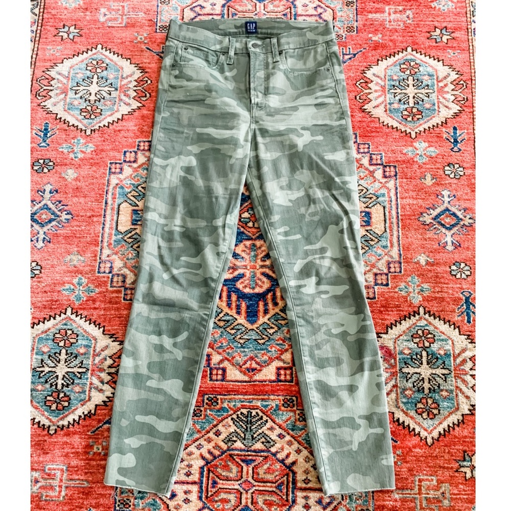 GAP True Skinny high-rise Camo sz.28